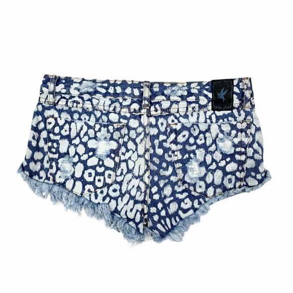 ONE TEASPOON Distressed Shorts - Picture 3 of 4